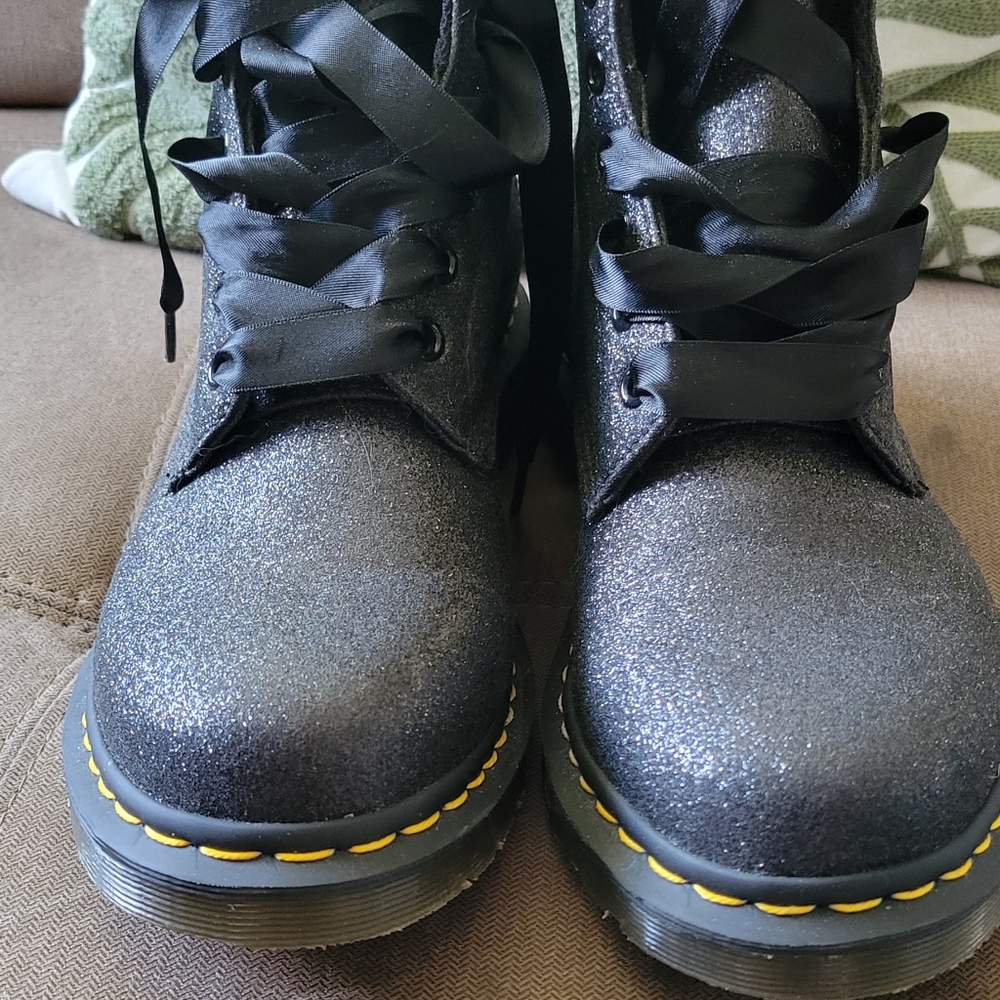 Dr. Martens black glitter Pascal EU42